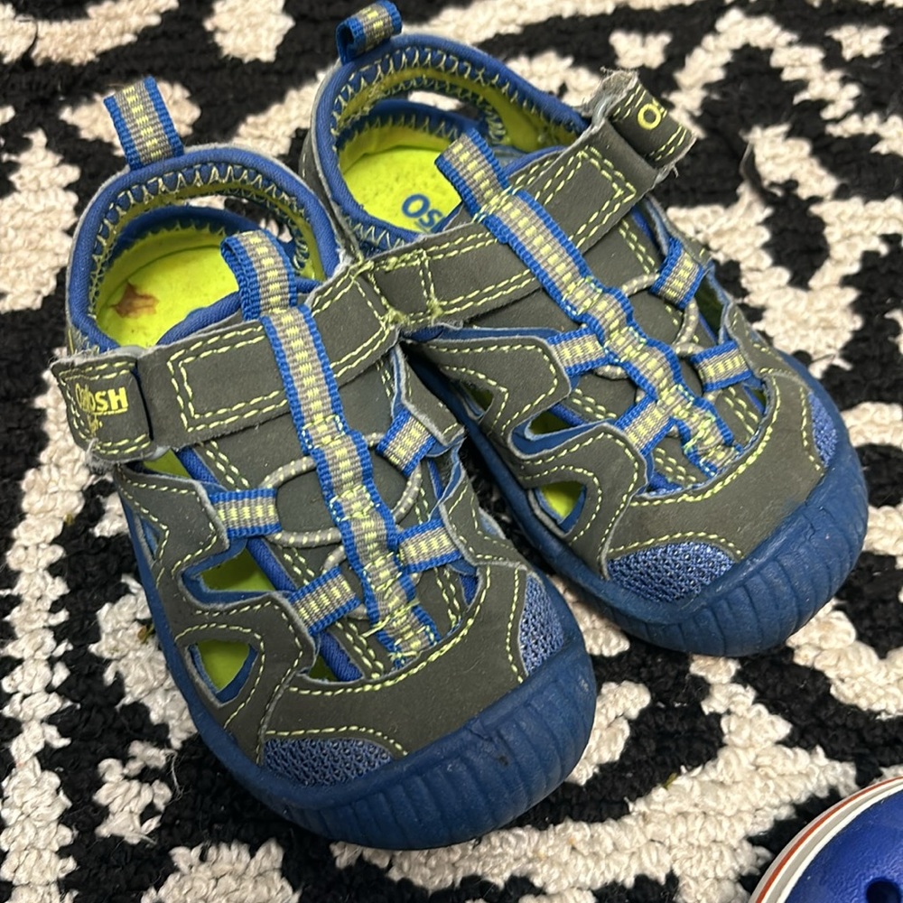 toddler hiking sandal Size 5